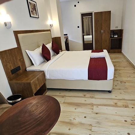 Indiana Hills Hotel Shillong Bagian luar foto