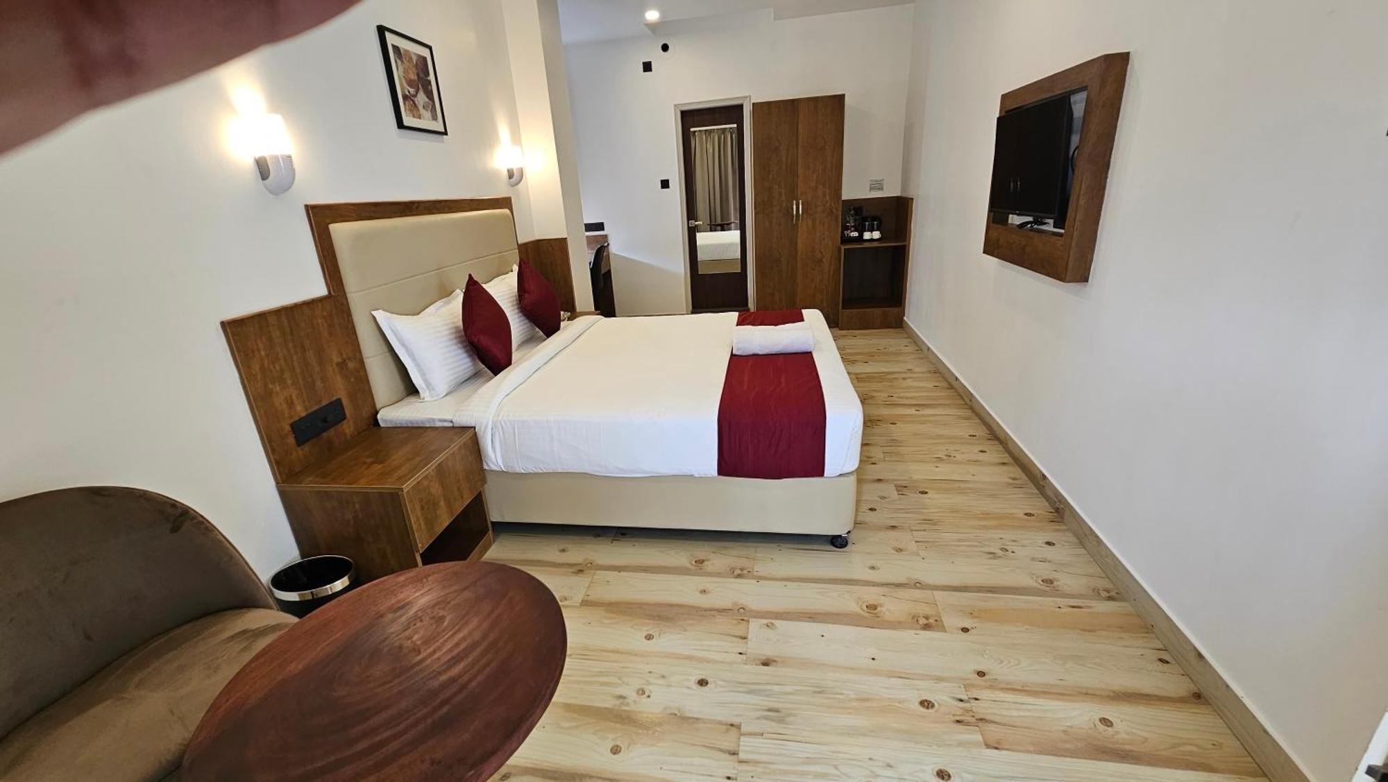 Indiana Hills Hotel Shillong Bagian luar foto